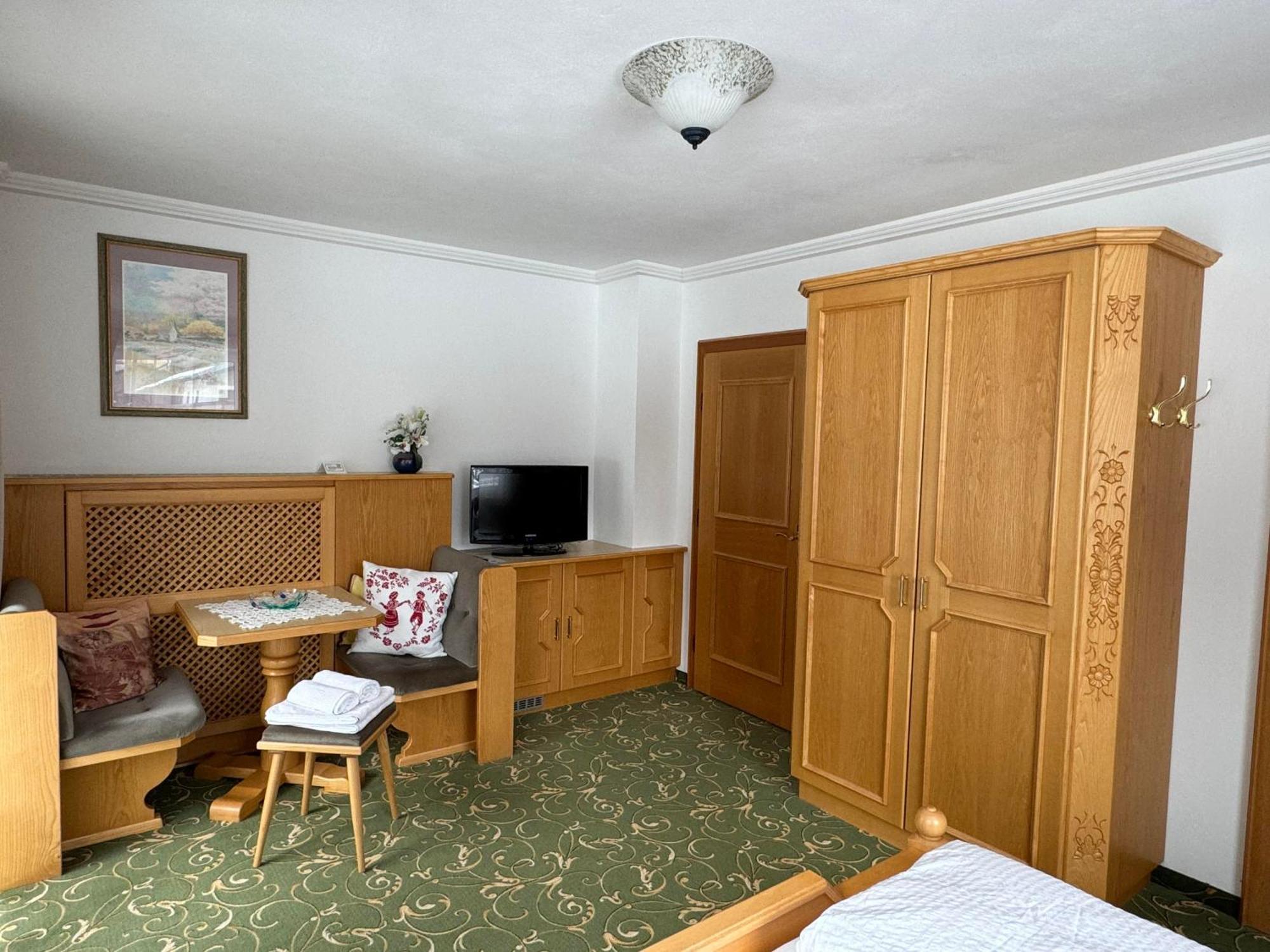 Gaestehaus Huber Holzgau Room photo